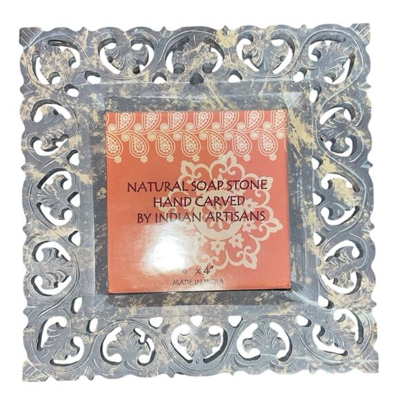 Hand Carved Natural Soap Stone Photo Frame 4"x 4" - Picture 1 of 4